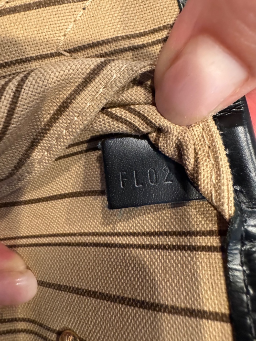 Louis Vuitton Neverfull - Picture 2 of 3